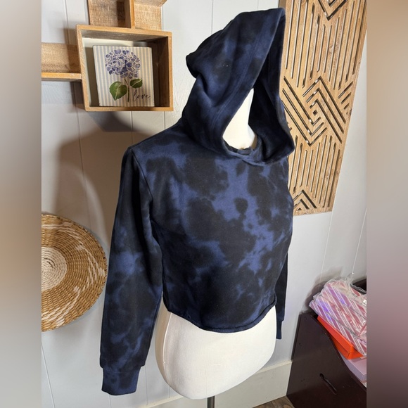 525 America XS Women’s Black and Blue Cropped Hoodie - Picture 2 of 7